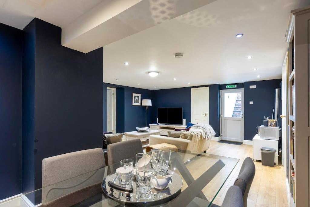 2 Double Bedroom Large Modern Self Contained Apartment Free Parking Camberley Zewnętrze zdjęcie