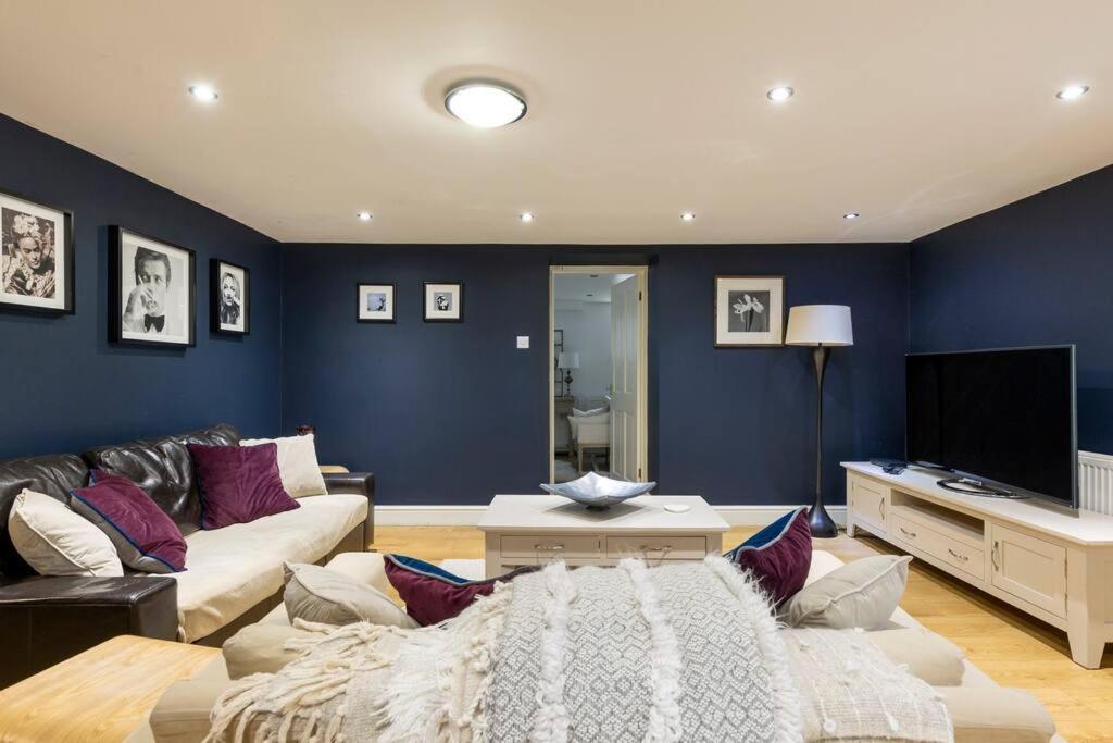 2 Double Bedroom Large Modern Self Contained Apartment Free Parking Camberley Zewnętrze zdjęcie